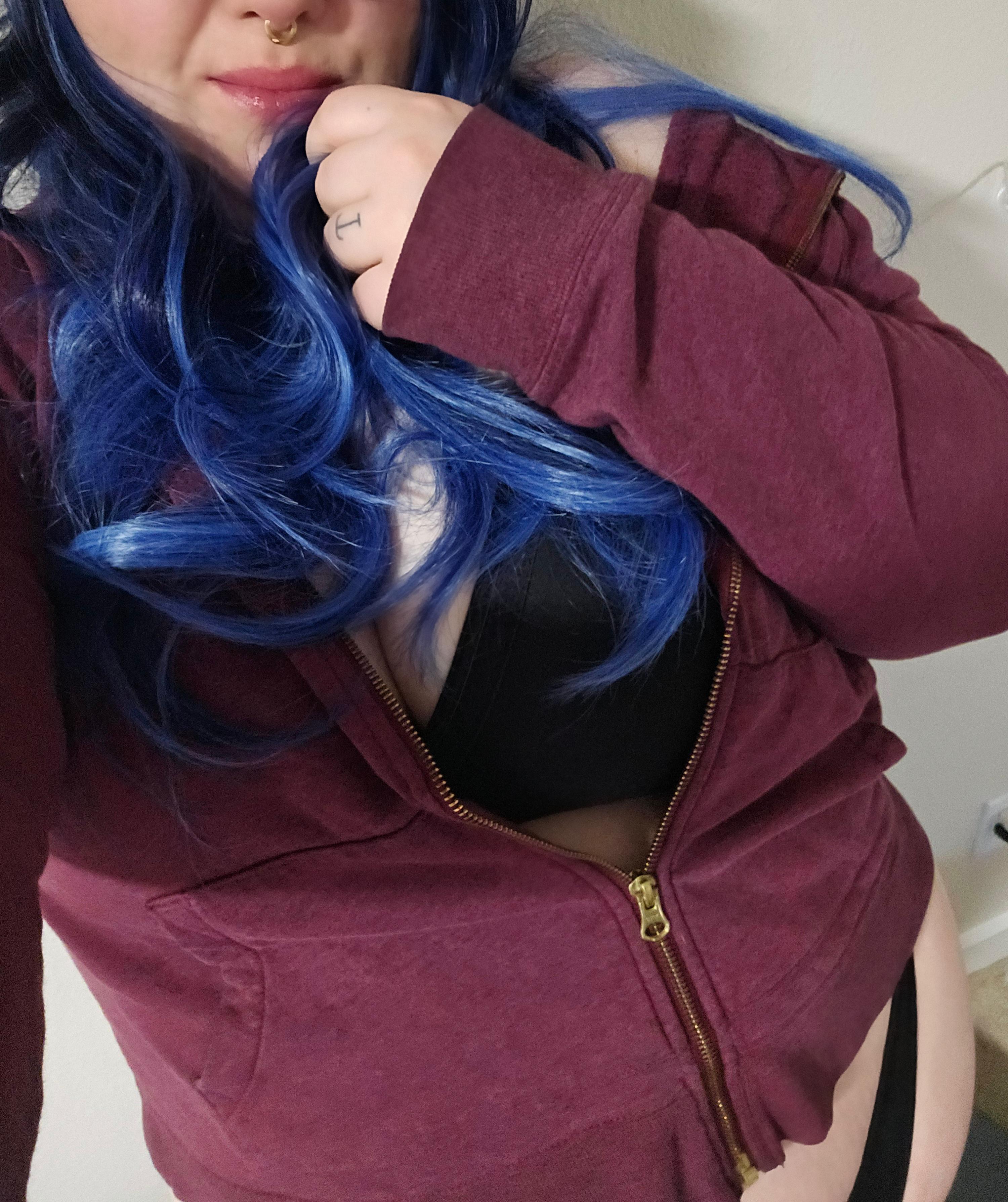 And in 5 mins from this pic I got cum in my hair 😅