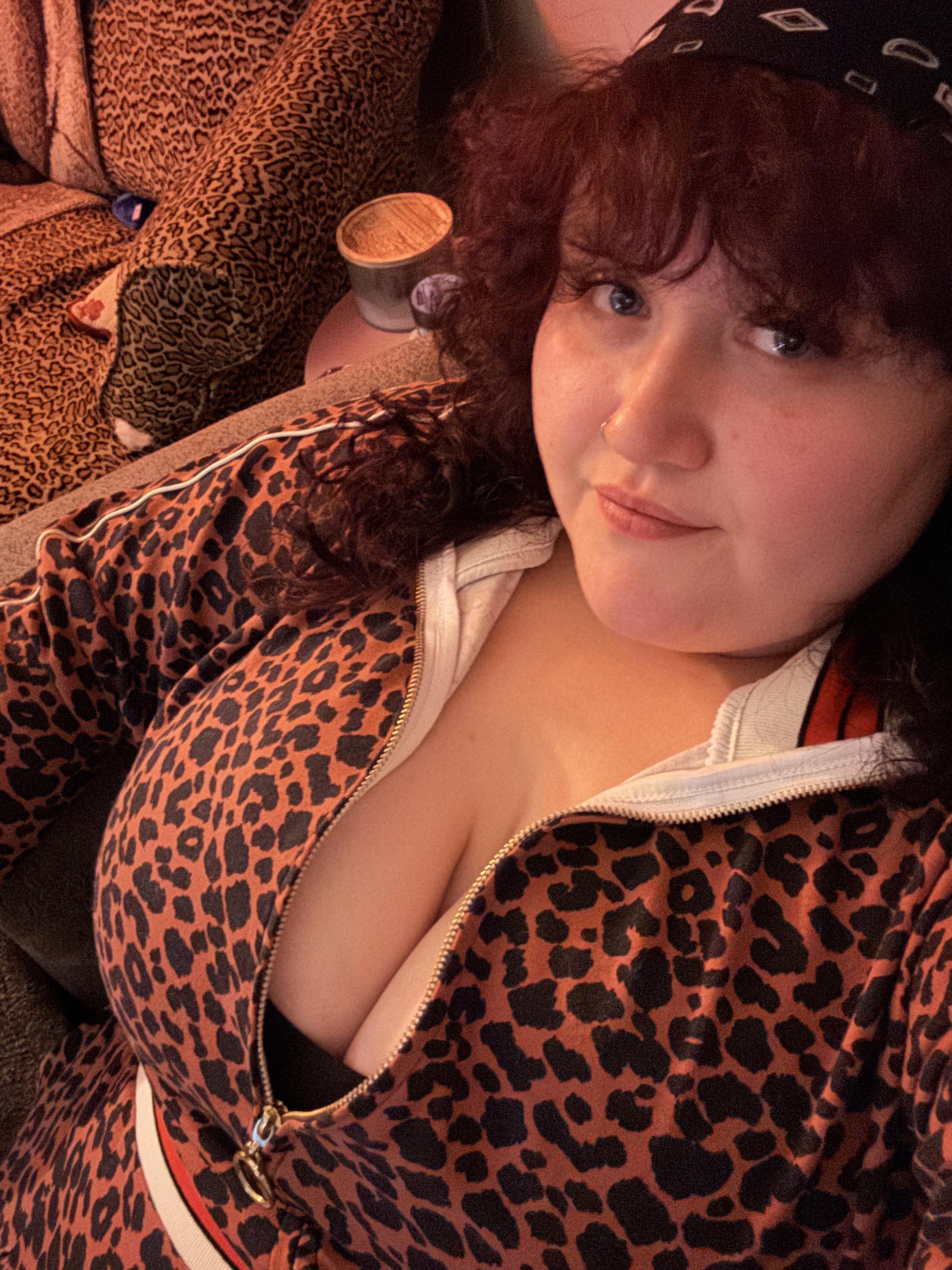 getting all cute to lounge around the house 🤪💖✨