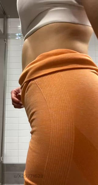 25yo, 5’3, 115lbs, 32Bs and a 42 inch ass :)