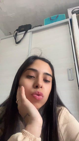 i hope somebody can make my latina ass clap