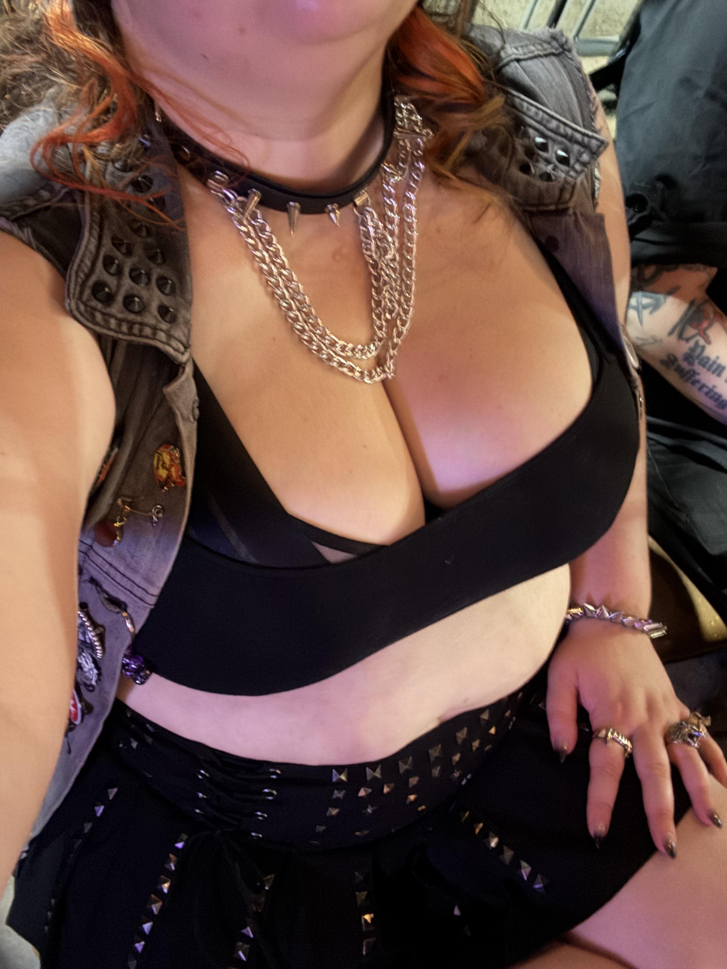 First time having my tummy this out in public.