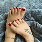 Which turns you on more the Red Toes or the Anklets?💋