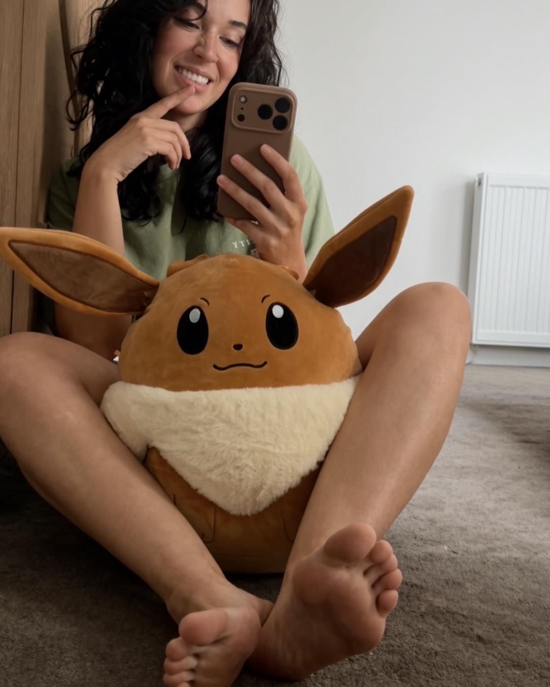 Bet you can’t guess my favourite Pokemon 😌