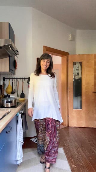 Baggy clothes tease – happy Friday