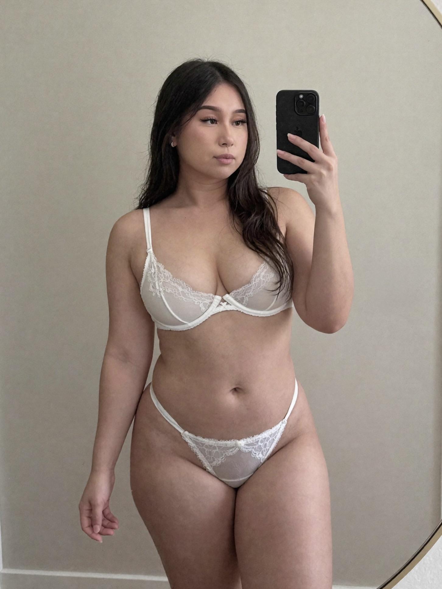asian girls are curvy too