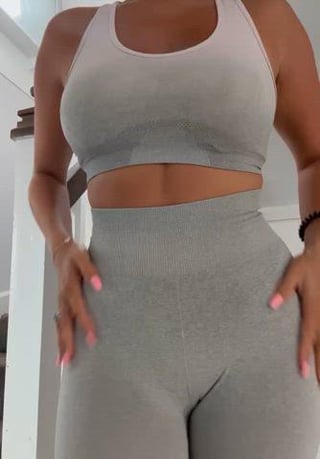This is what’s under my gym fit
