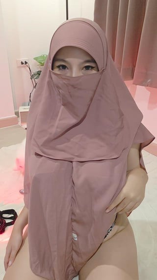 Just a Curvy hoejabi slut