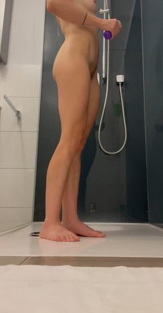 Can’t get dirty thoughts out no matter how much I scrub…