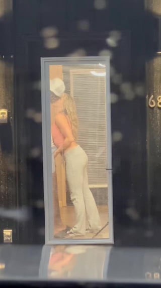 My husband booked the Airbnb, but had to watch from outside.. at least I gave him a big kiss after 😬