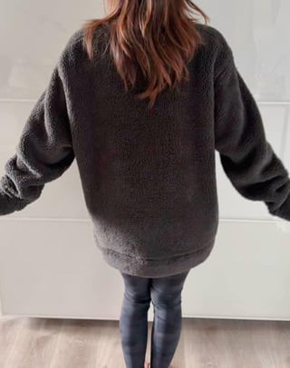 From baggy outfit to tight waist