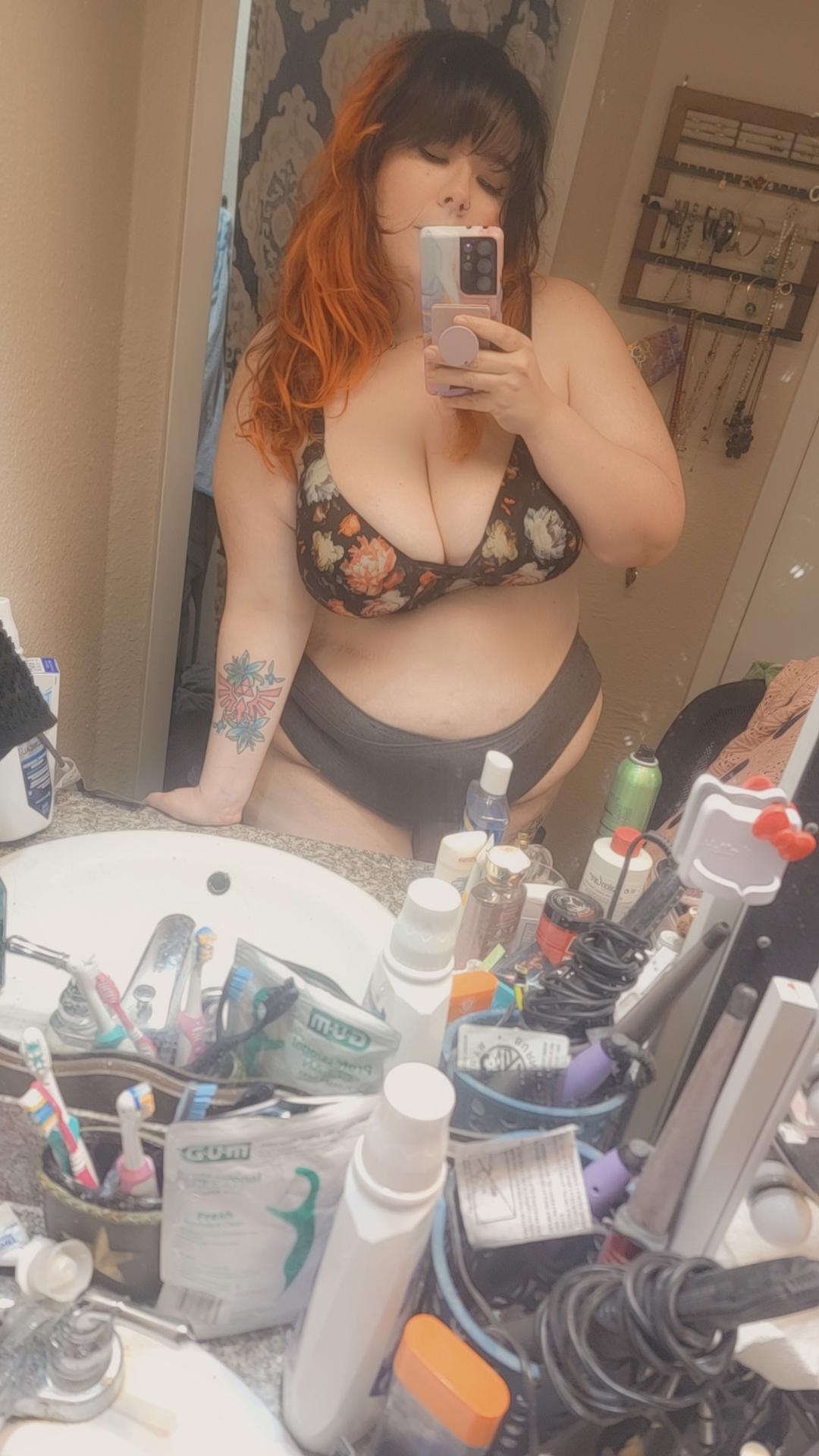 Cute pics before getting dressed 💋😳