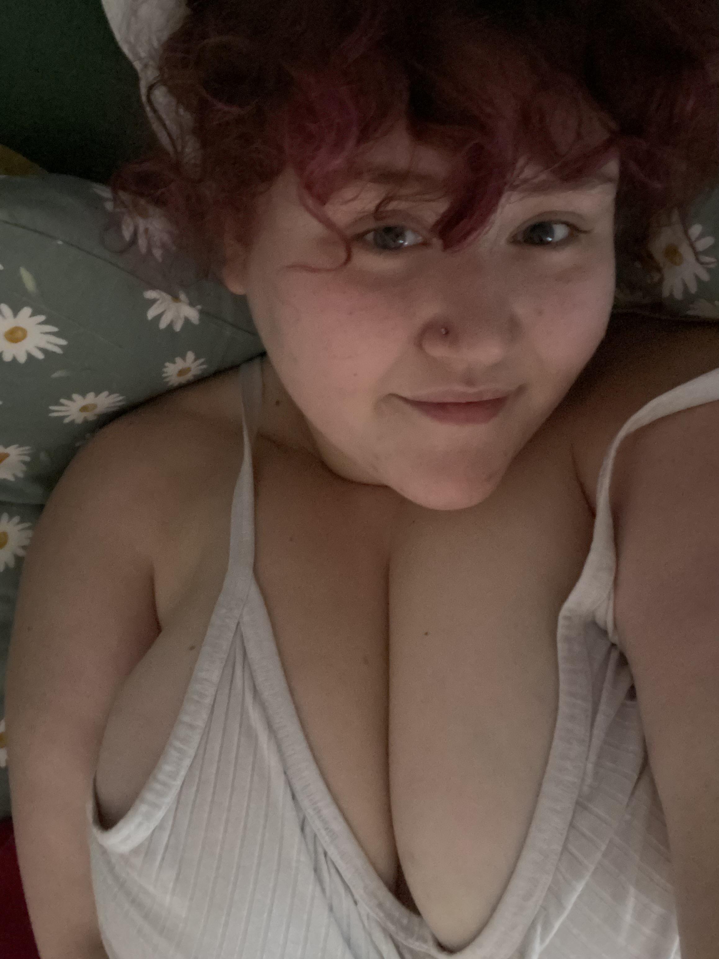 it’s a miracle sleeping in this top and waking up with it still on 🤪✨