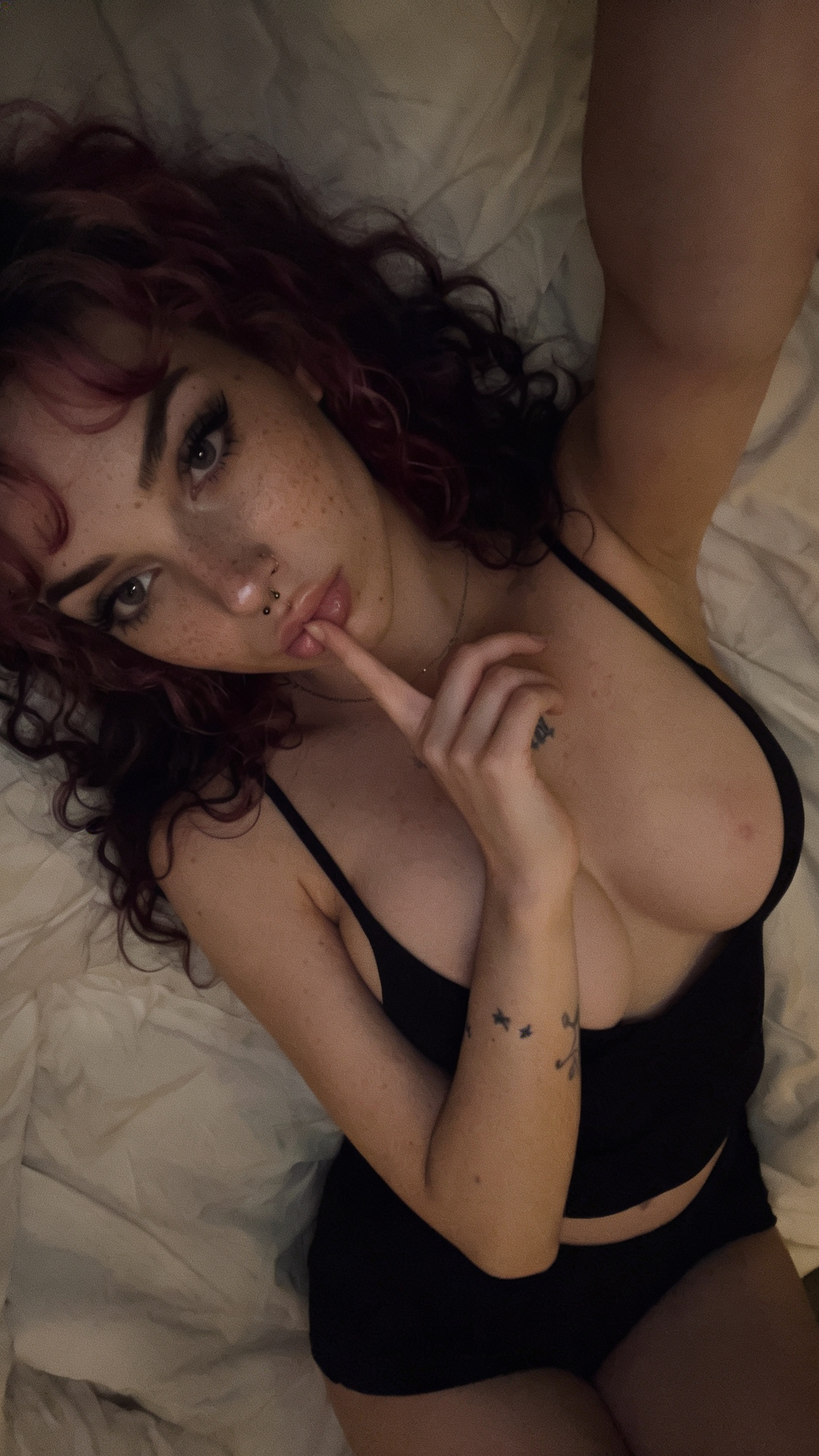 a cute gn selfie from you alt gf, mwah
