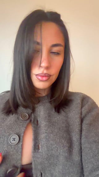 Boobs reveal at the front desk