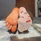 The sun on my soles makes me sweat