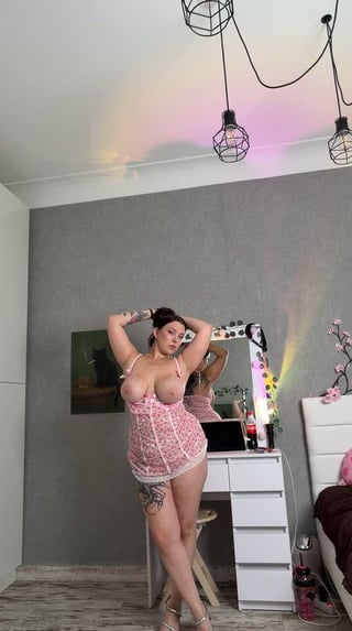 Such a hot curvy body