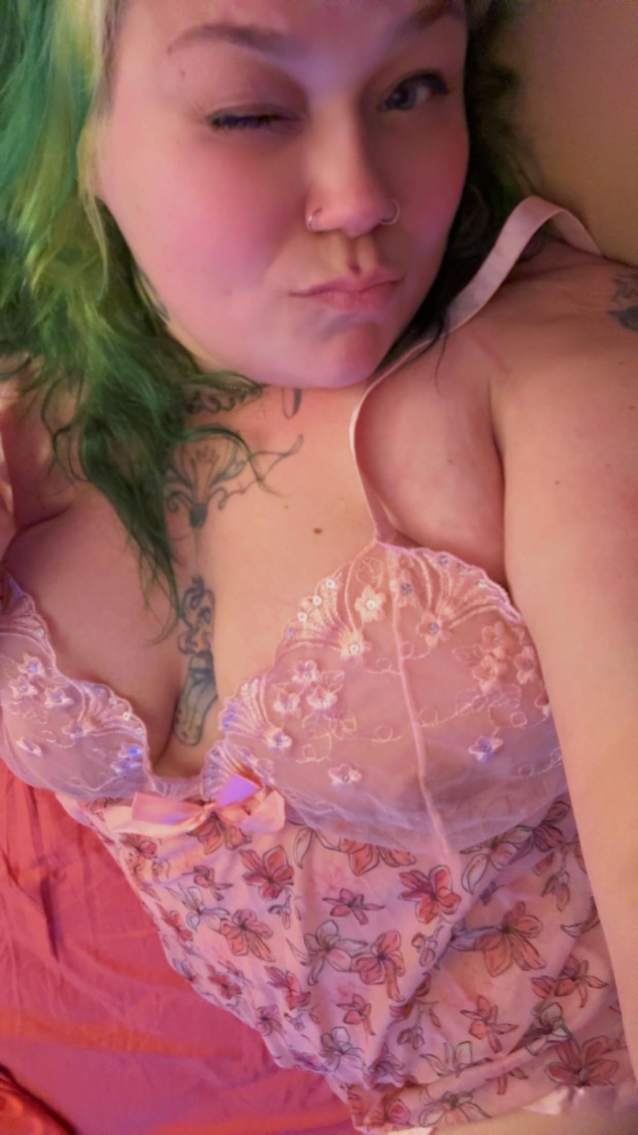 Can’t sleep, but felt cute 💖💖