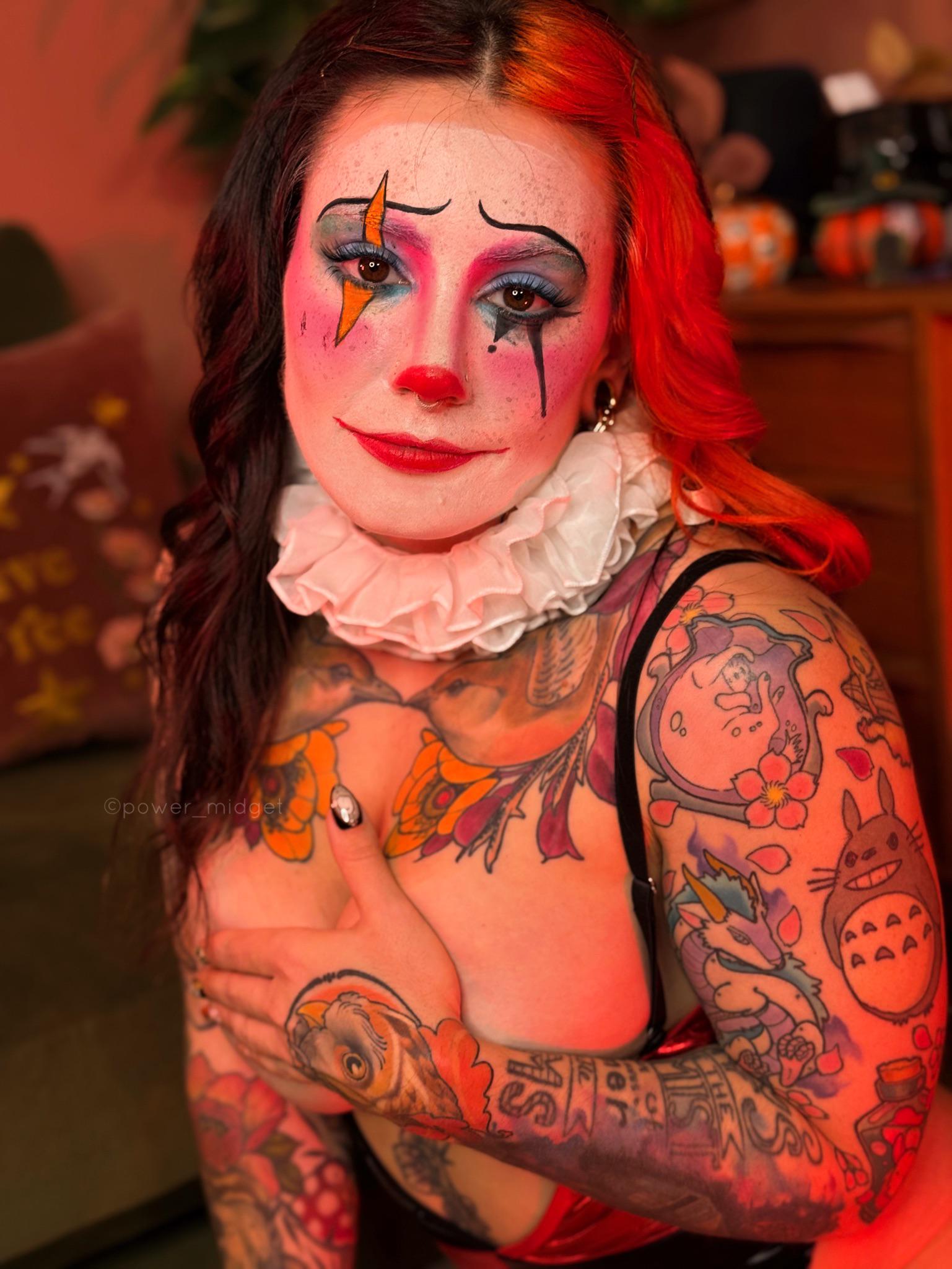 Maybe you will see this clown getting fucked tonight