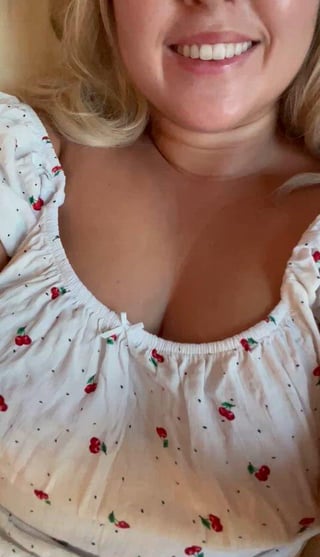 my hot boobs are for your eyes
