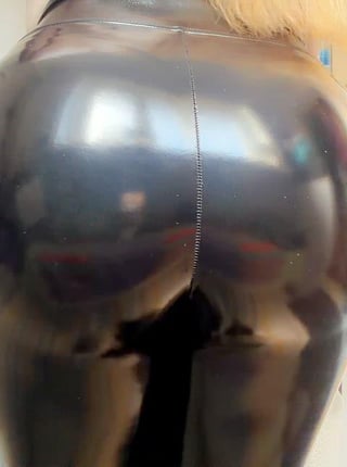 Latex mirror of your dreams 😈