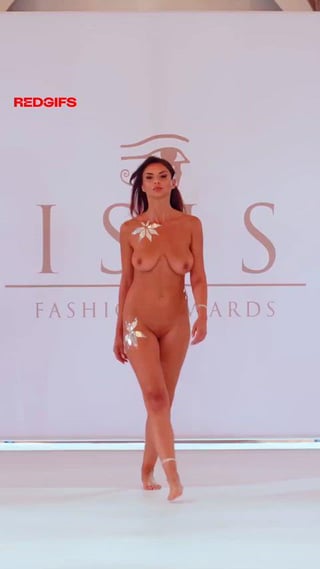 Raunchy Runway!