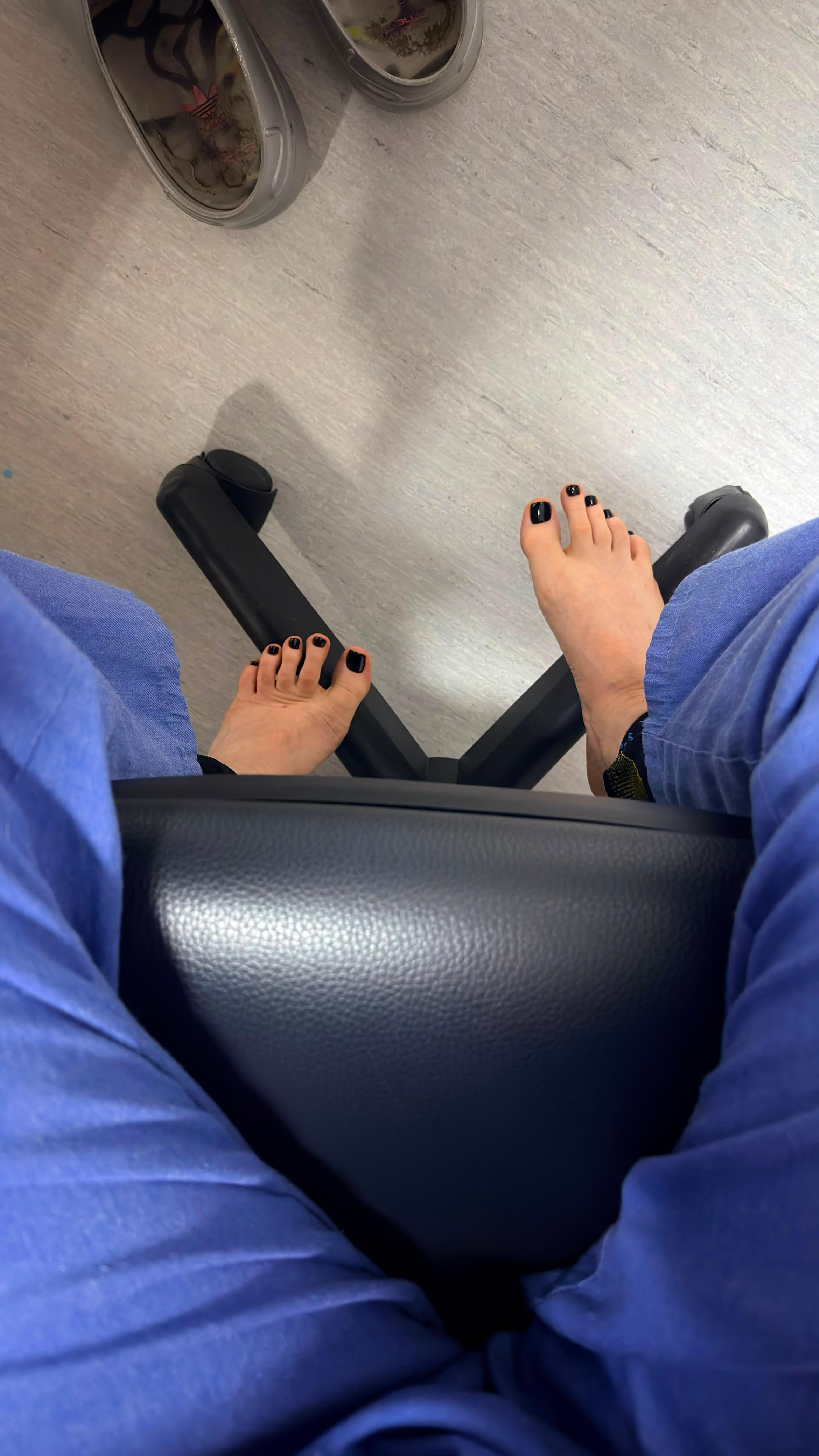 Would you worship my nurse feet during my shift?