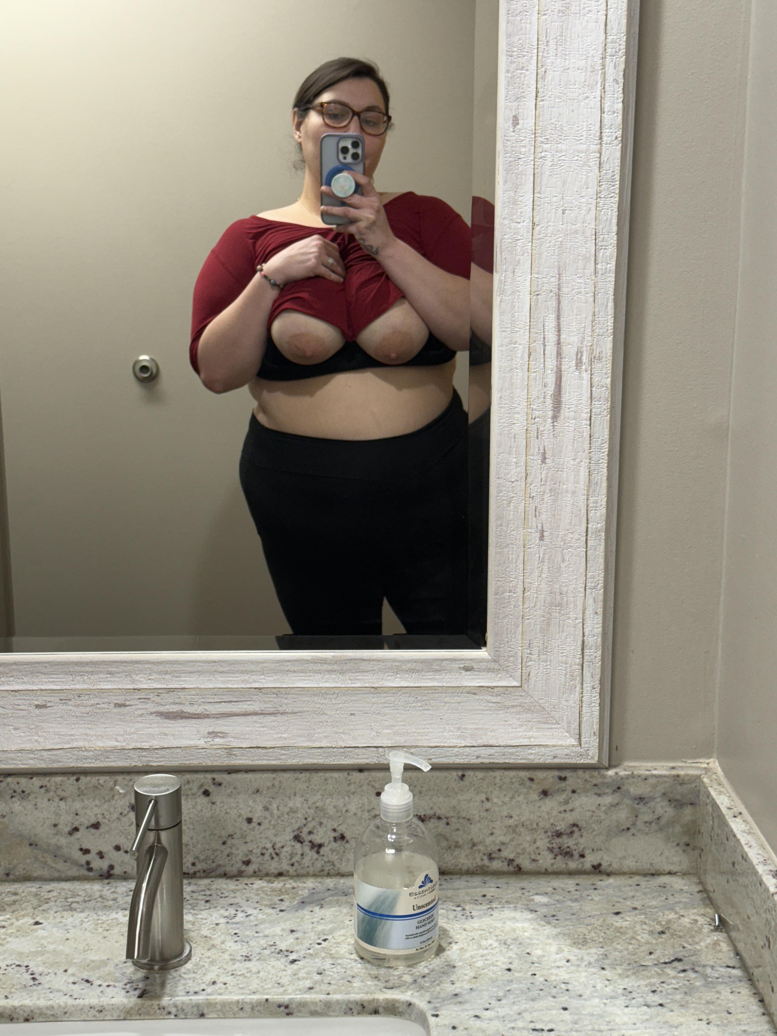 Y’all seem to like it when I show off at work, so here’s a sneaky office bathroom pic