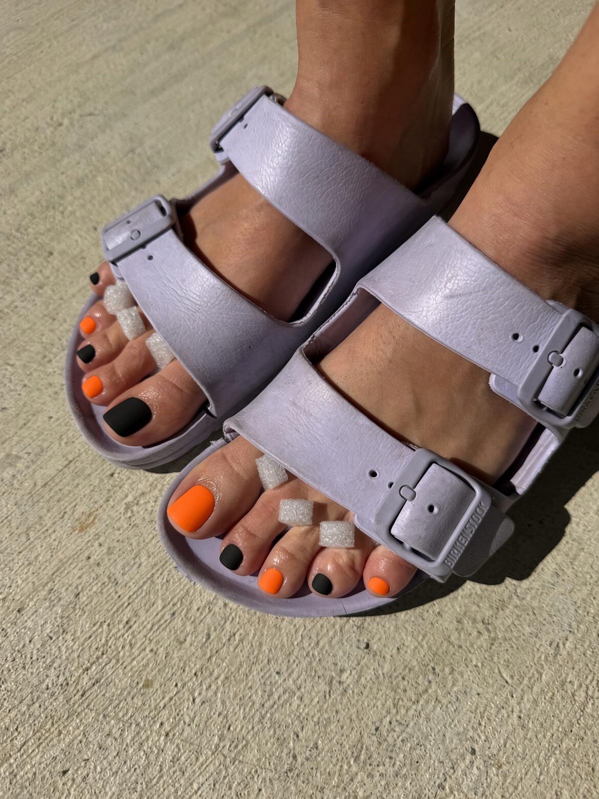 Is this the perfect Halloween pedicure?