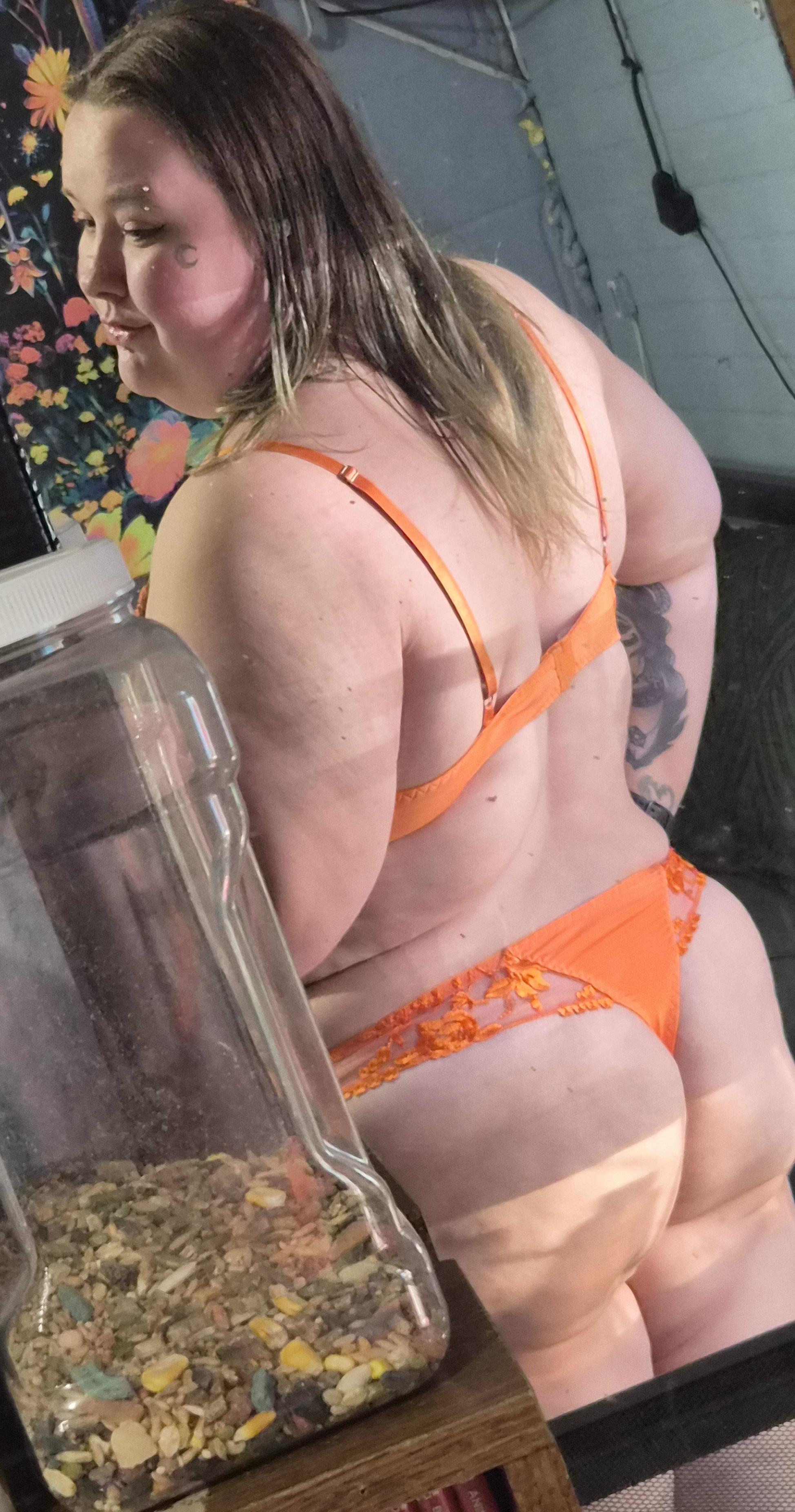 Gotta love this ass 😍